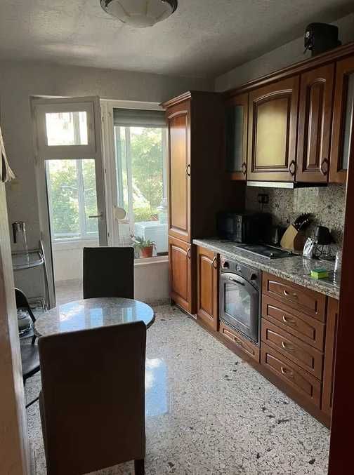 Дава се под наем Тристаен апартамент в Пловдив, Център - 120 кв.м за 475 € - Снимка #2