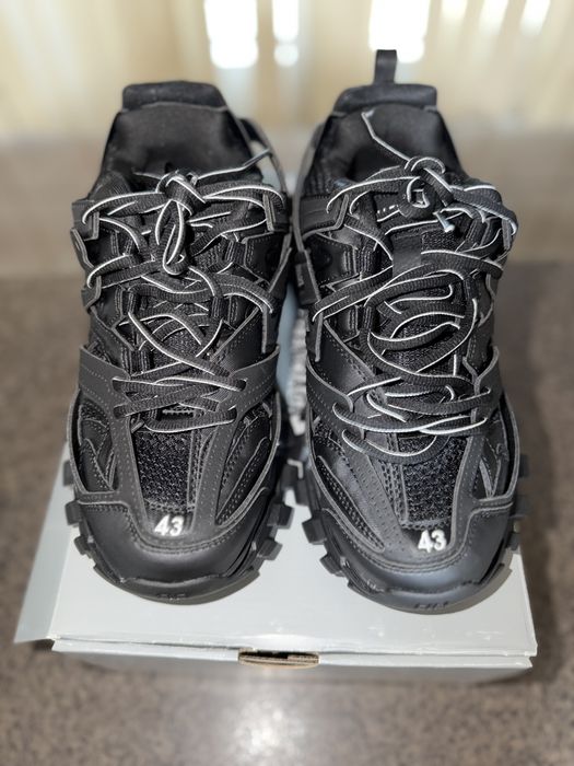Balenciaga Track