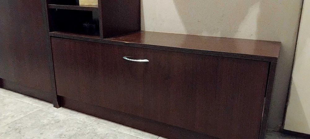 Продавам запазени мебели