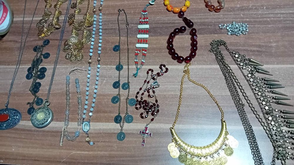 Бижутерия    автентична