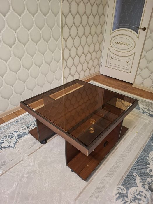 Журнальный столик