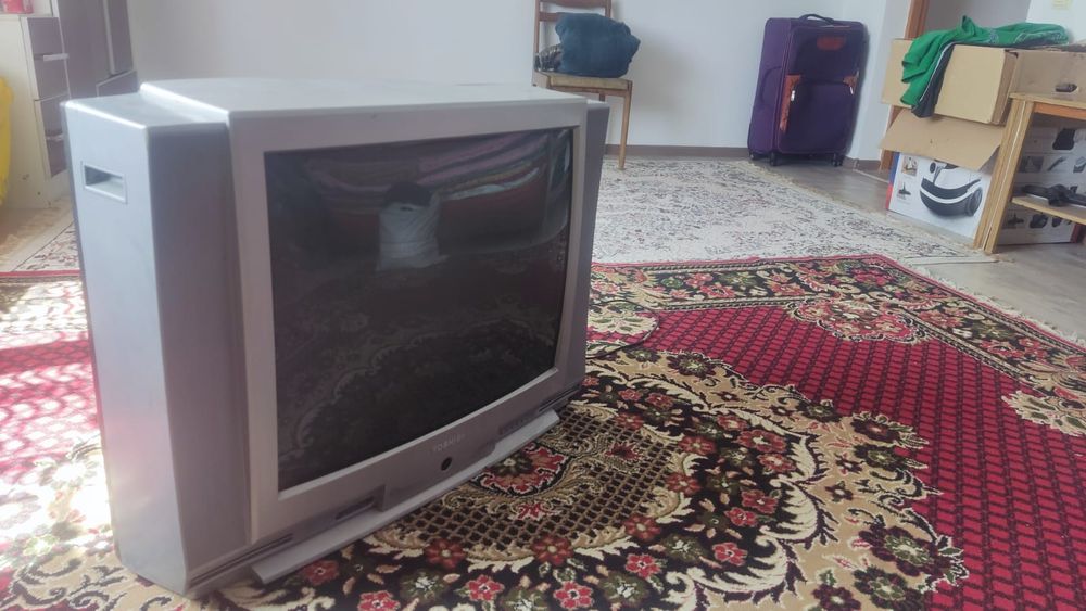 Продам телевизор Самсунг и Тошибо оригинал