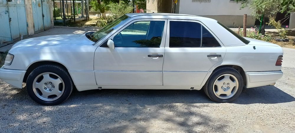 Мерседес бенц Е220