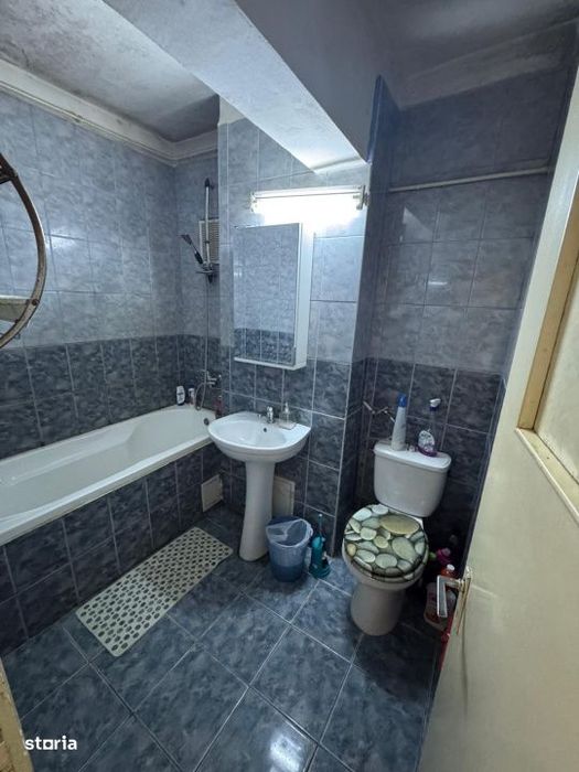 Apartament 3 camere decomandate, et 4 , Craiovita Noua