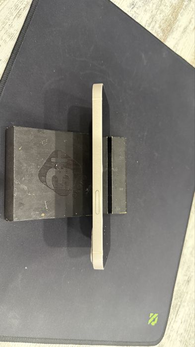 Продам айфон 13.