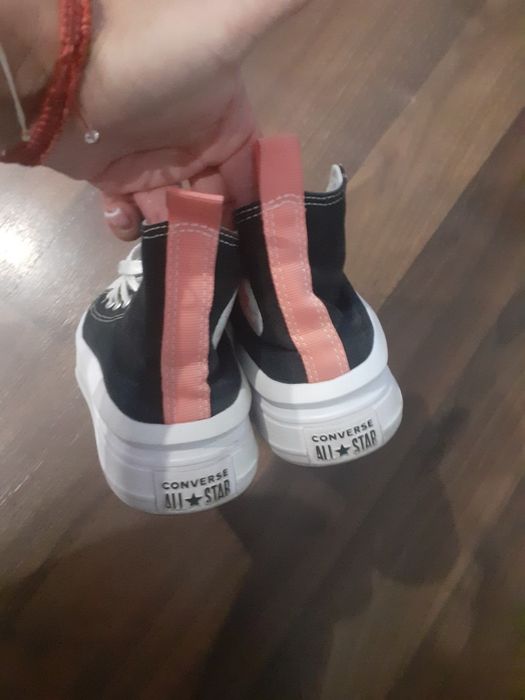 Детски маратонки  Converse , номер 34.