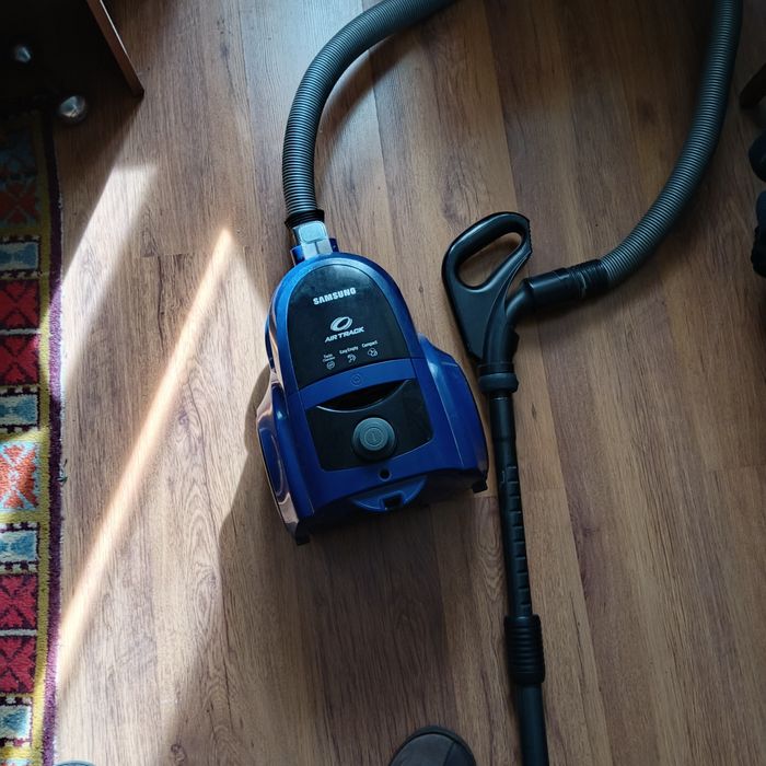 Продам рабочий пылесос Самсунг