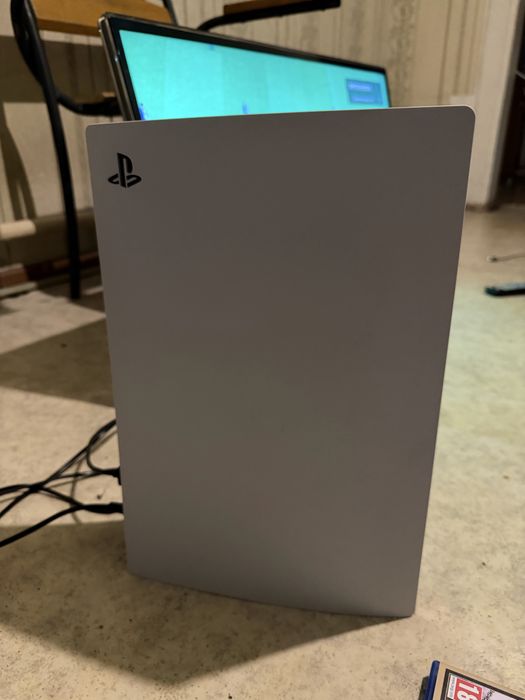 Продаю Play Station 5