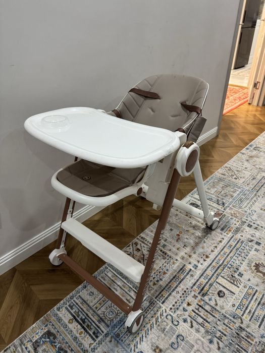 Стулчик для кормления HB
