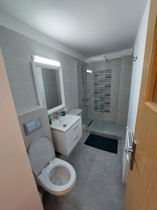 Vand garsoniera 42 mp, renovata , langa Piata Alba-Iulia, mall Vitan