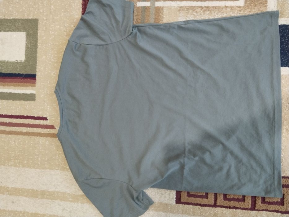 Продам футболку бу