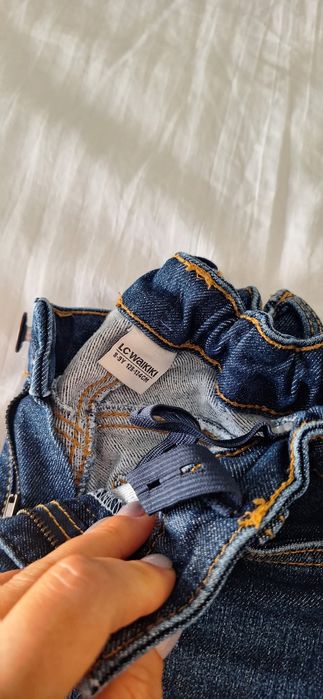 Jeans si pantaloni scoala impecabili