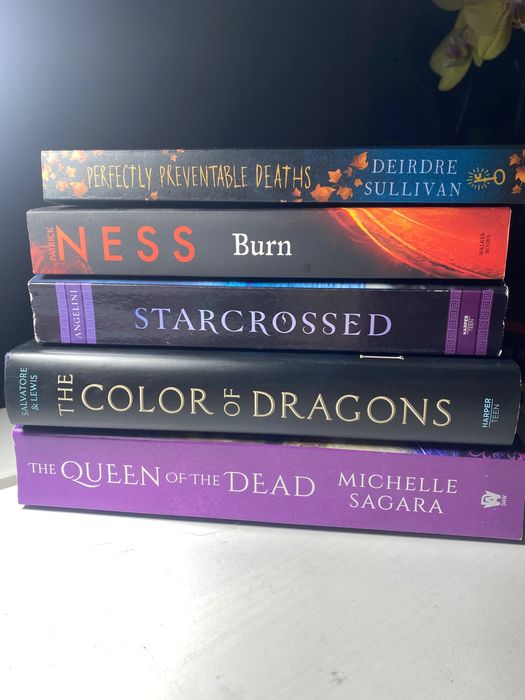 Фентъзи книги на английски език