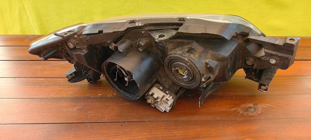 Ляв фар за Subaru Impreza Xenon / Субару Импреза Ксенон