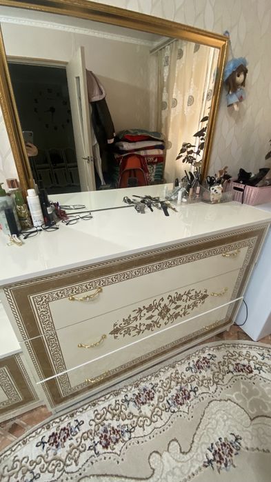 Продам спальный гарнитур