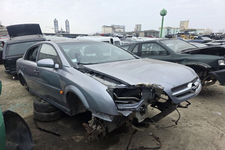 Lampa / Tripla stop dreapta pe aripa Opel Vectra 2003 1.6 MT (105 hp)
