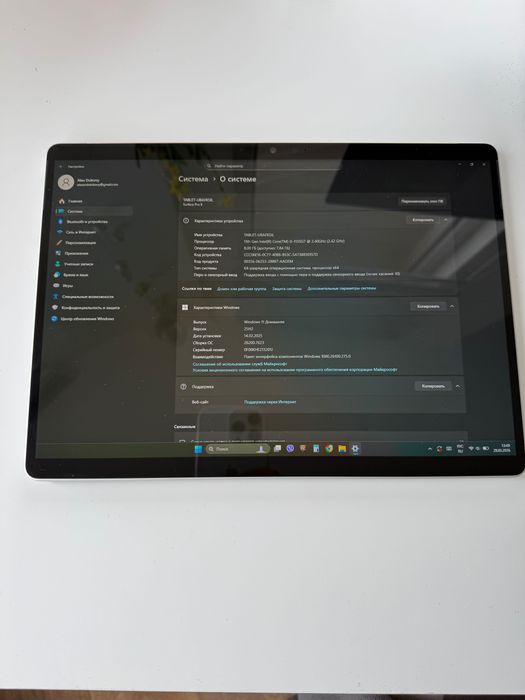 Microsoft surface Pro 8 i5 11 generation, 8gb RAM, 128 GB SSD