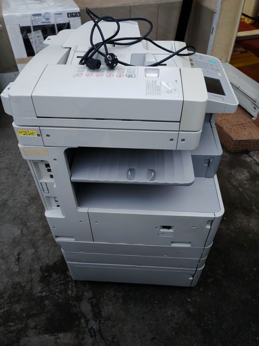 Vând copiator - scanner - multifuncțional Canon