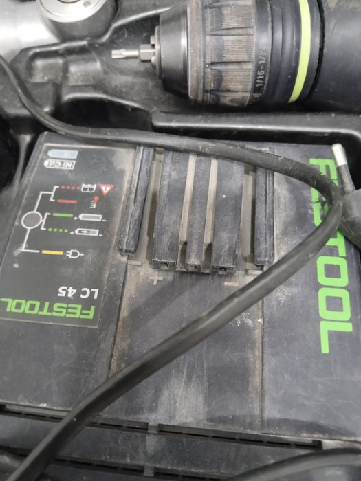 Шуруповёрт батареиячный