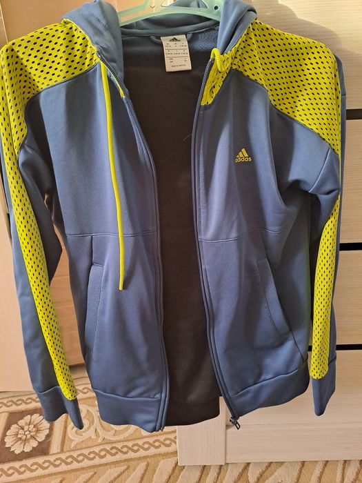 Продам спортивный костюм.,