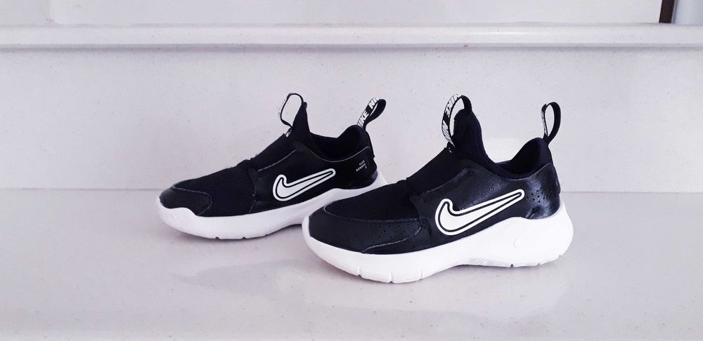 adidasi copii Nike marimea 28