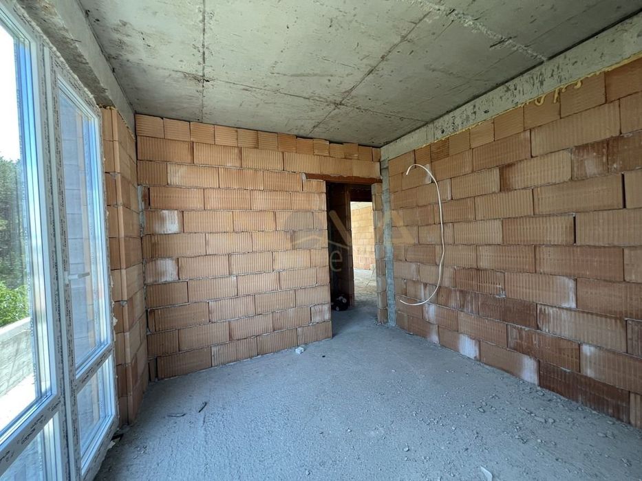 Продава се Тристаен апартамент в Варна, Виница - 107 кв.м за 786 €/кв.м - Снимка #11