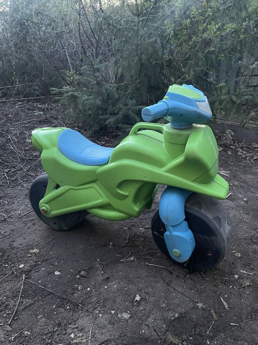 Продам Детский пластиковый мотоцикл (каталка)