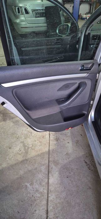 VW Golf V 1.6FSI 115HP BAG мотор на части 2004