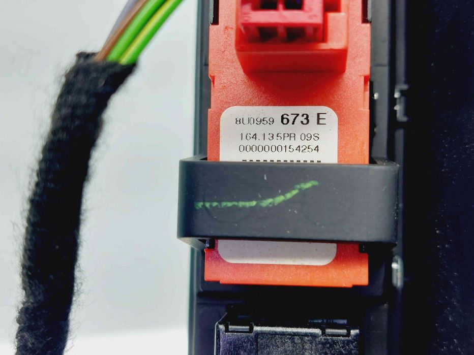 Butoane comenzi consola centrala Audi Q3 (8UB) [Fabr 2011-2018] 8U095