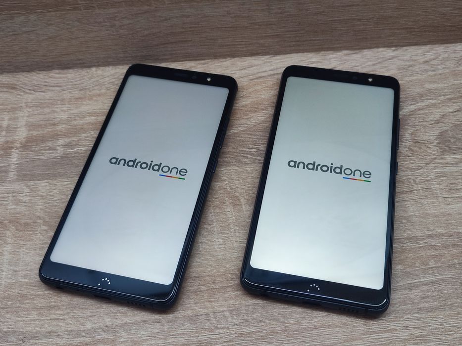 BQ Aquaris X2 IMPECABILE - pentru piese (2 bucăți)