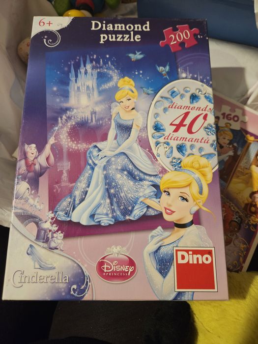 Пъзели и интерактивни играчки