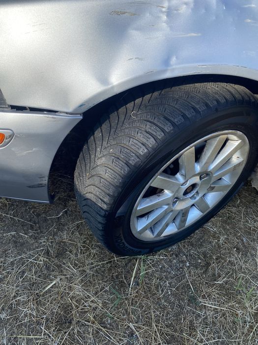 Volvo V40 2.0  136кс колата се продава на части