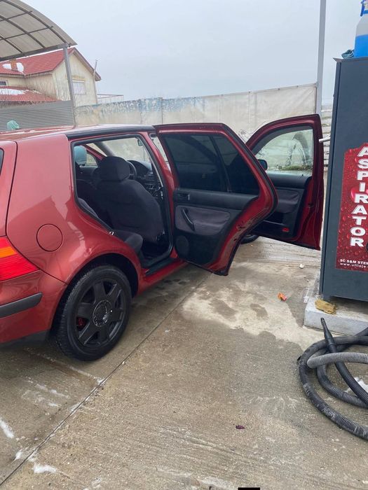 Vând  golf4 1,416v