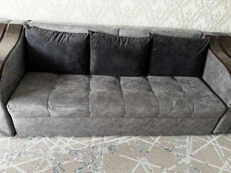 Продам диван тройку