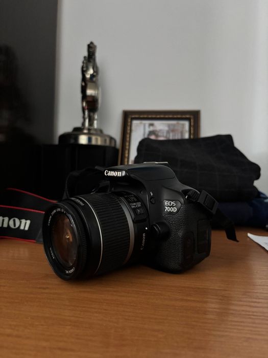 Фотоаппарат Canon 700d
