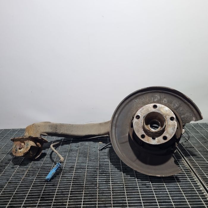 Fuzeta dreapta spate BMW X3 E83 2.5 Benzina - Manuala 6 Trepte M54 B25 Euro4 ...