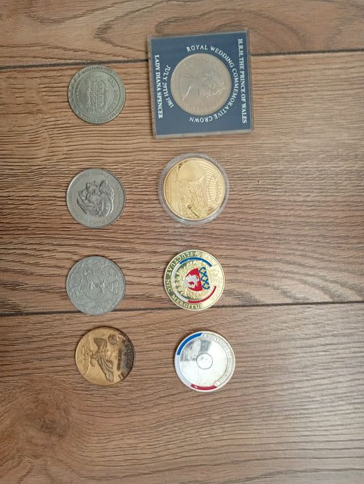 Lot 8 medalii comemorative