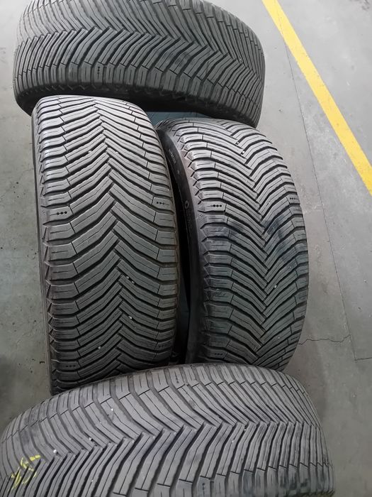 235/50/19 michelin