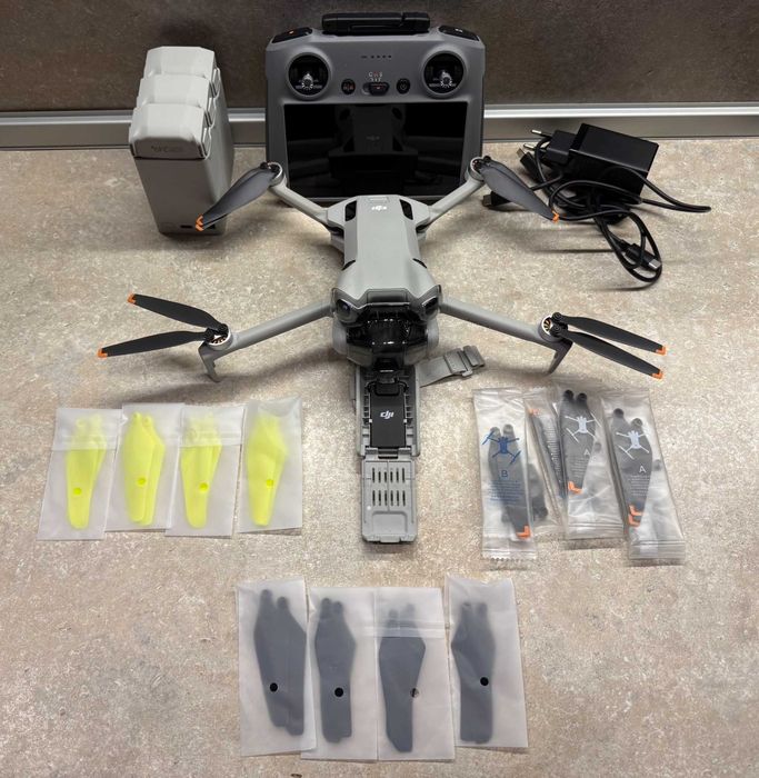 Продавам DJI MINI 4 PRO с DJI CARE като нов! ТОП