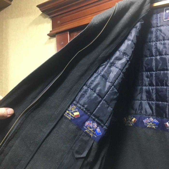 Куртка плащ темно-синего цвета с подкладкой итальянская