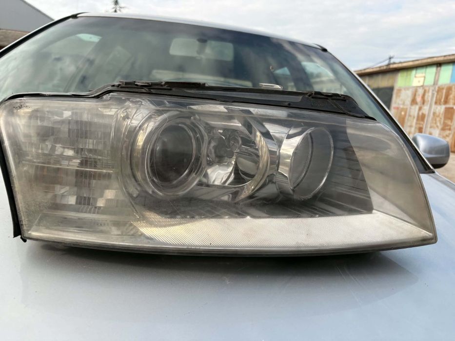 Оригинален десен Би-Ксенон фар за Audi A8 D3 (2002-2005)-оборудван | Hella 4E0907813