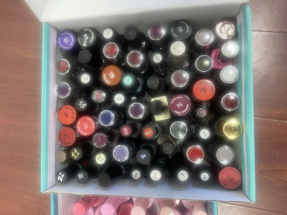 Гель лак б/у 80 штук продам