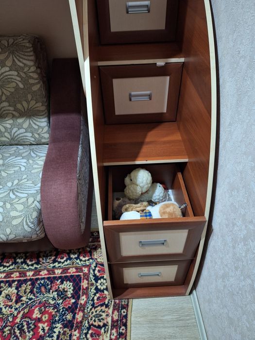 Продам двухъярусную кровать с диваном