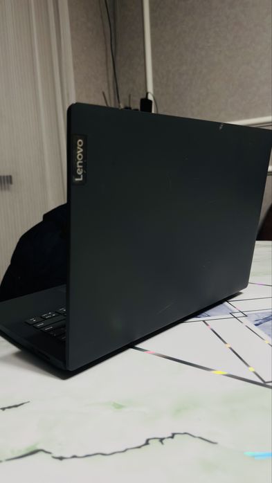 Lenova ноутбук V14-ADA