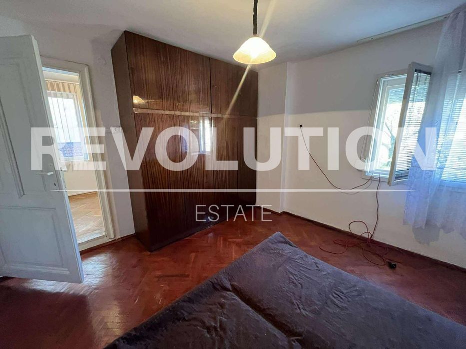 Къща в района на Бриз!