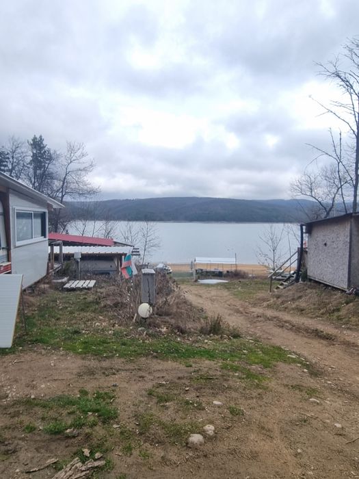 Каравана с навес на яз. Искър – ток, вода, страхотна локация!