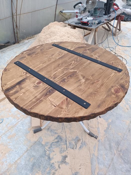 Трапезни маси и плотове за маси