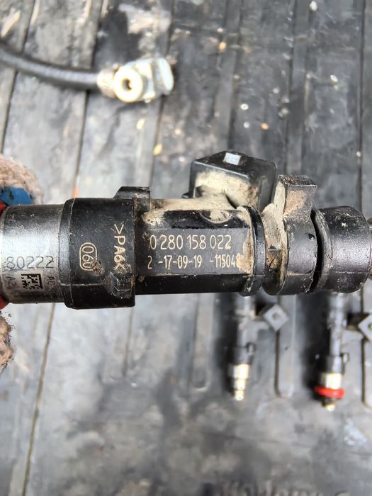 Форсунки бош на 16 клап приора .