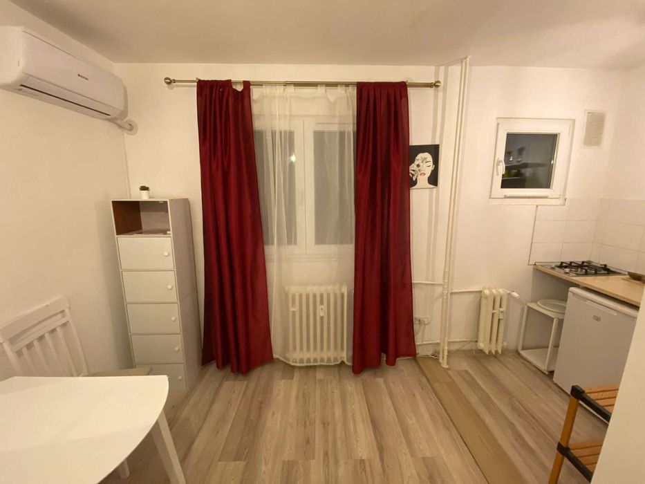 Proprietar,inchiriez garsoniera in zona Piata ALBA IULIA