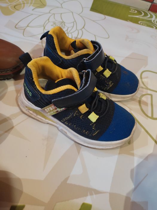 Продам детские сапоги